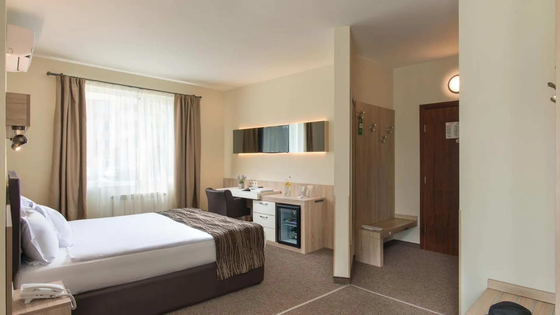Jasmin Hotel Sofya 3*,